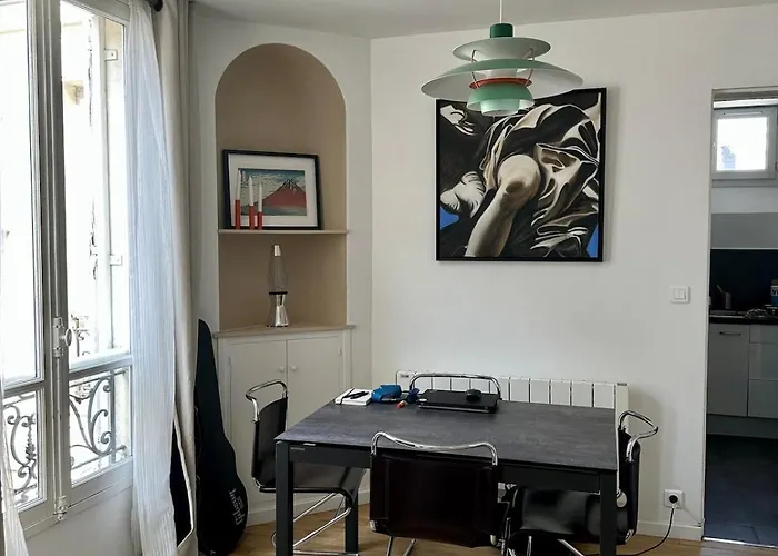 Cosy Parisian Flat In The 9th *