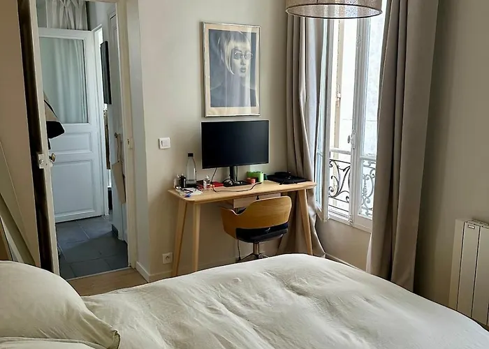 Cosy Parisian Flat In The 9th Paris